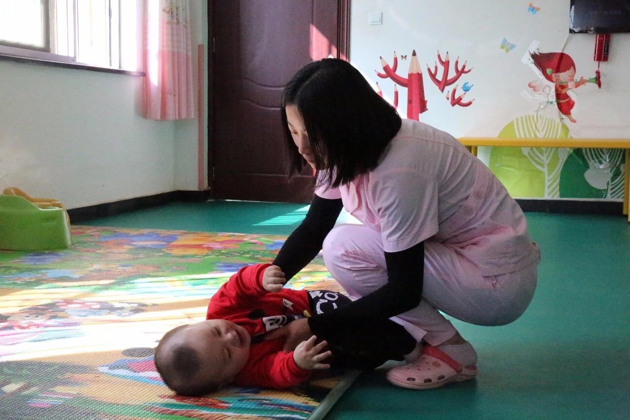 以愛之名，90后女孩重回福利院