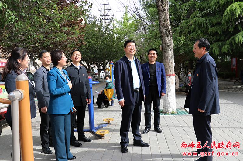 張希岳在督查城市基層黨建工作時強(qiáng)調(diào) 要持續(xù)提升服務(wù)水平 激發(fā)居民“主人翁”意識 不斷增強(qiáng)群眾參與社區(qū)治理的積極性和主動性