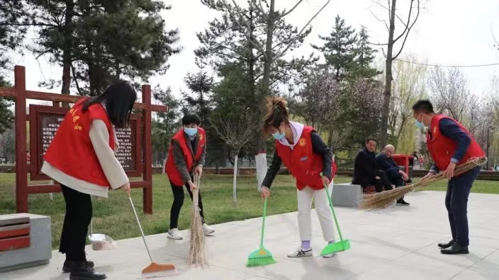 【第一眼】慶陽市區(qū)聯(lián)動開展“擦亮慶陽 煙頭清零”和文明勸導志愿服務(wù)示范活動