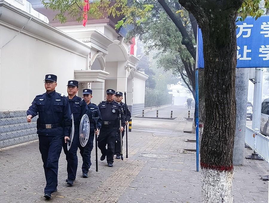 合水公安：打出護校安園“組合拳”