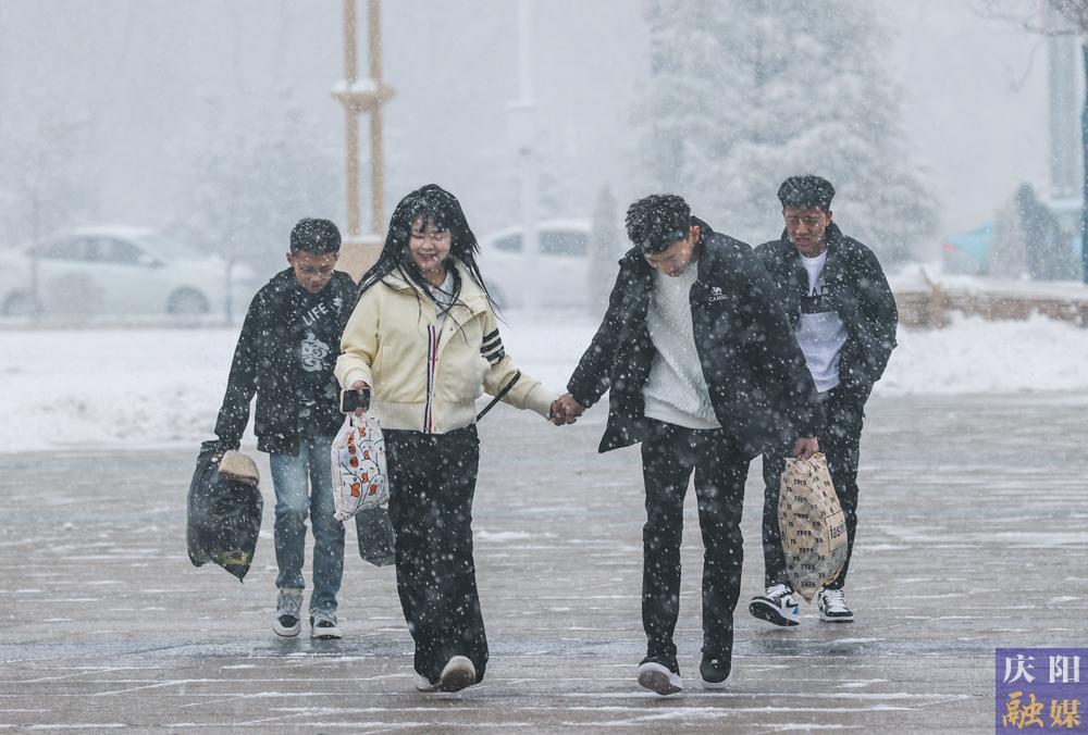 【攝影專題】風(fēng)雪兼程，回家過年！