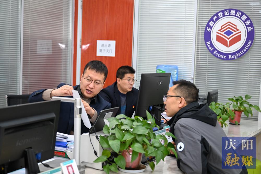 【攝影報(bào)道】新春開工第一天，慶陽市各行各業(yè)元?dú)鉂M滿啟新程